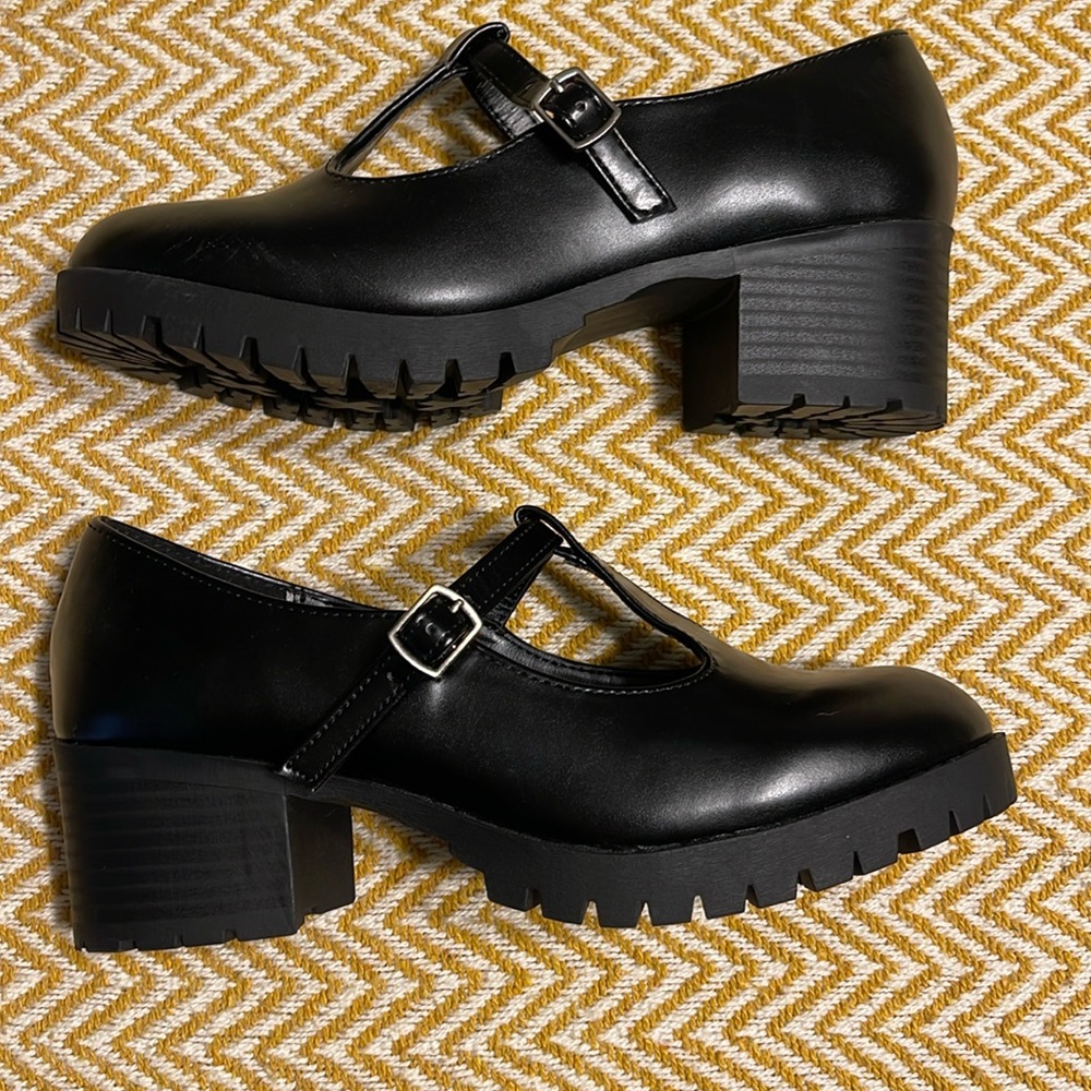 Girls Black Maryjane with heel
